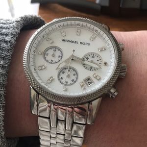 Michael Kors Accessories - Michael Kors MK5020 womens quartz watch Michael Kors Accessories - Michael Kors MK5020 womens quartz watch